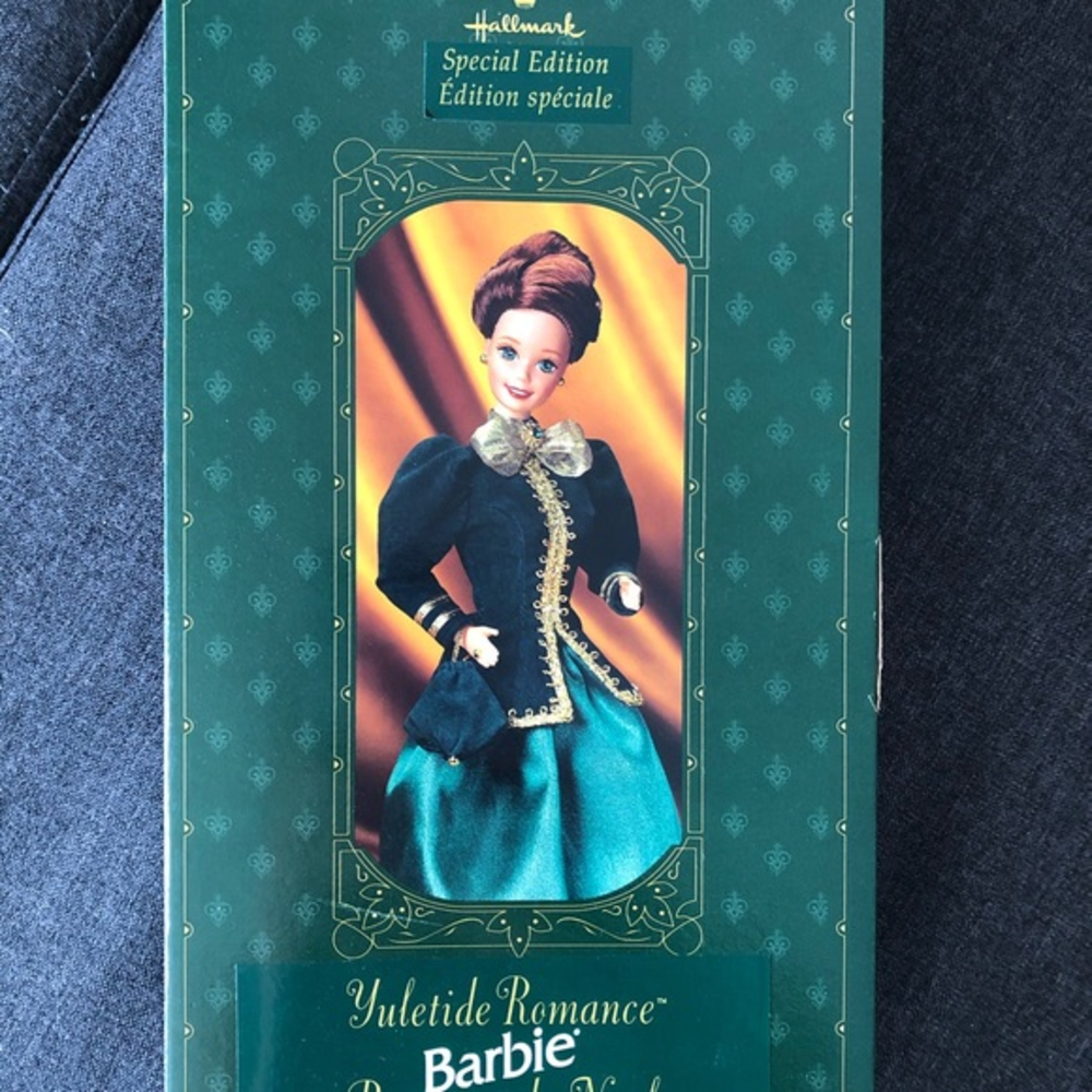 Vintage Hallmark Yuletide Romance Barbie‎